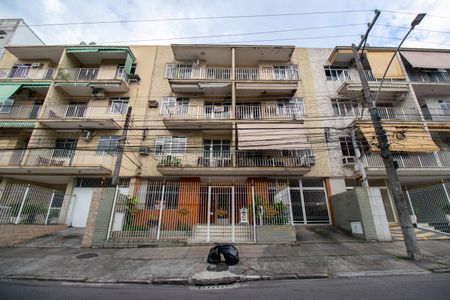 Apartamento à venda com 75m², 2 quartos e 1 vagaFachada