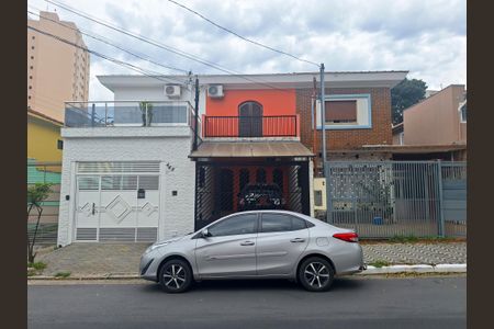 Casa à venda com 130m², 4 quartos e 2 vagasFachada