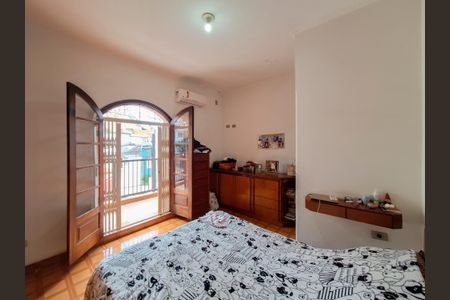 Casa à venda com 130m², 4 quartos e 2 vagasQuarto 1