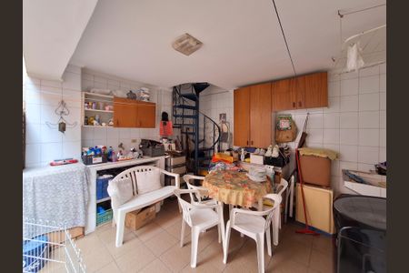 Casa à venda com 130m², 4 quartos e 2 vagasQuintal