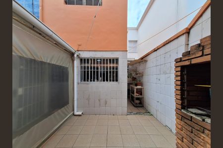 Casa à venda com 130m², 4 quartos e 2 vagasQuintal