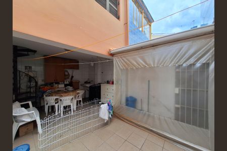 Casa à venda com 130m², 4 quartos e 2 vagasQuintal