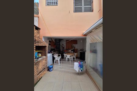 Casa à venda com 130m², 4 quartos e 2 vagasQuintal