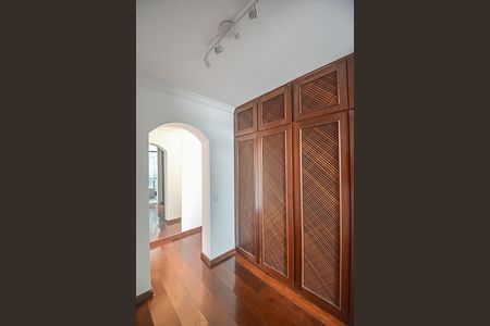 Apartamento para alugar com 260m², 3 quartos e 3 vagas Apartamento para alugar com 260m², 3 quartos e 3 vagascloset da Suíte 1