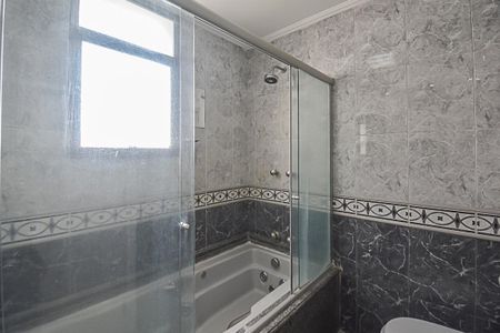 Apartamento para alugar com 260m², 3 quartos e 3 vagas Apartamento para alugar com 260m², 3 quartos e 3 vagasBanheiro da Suíte 1