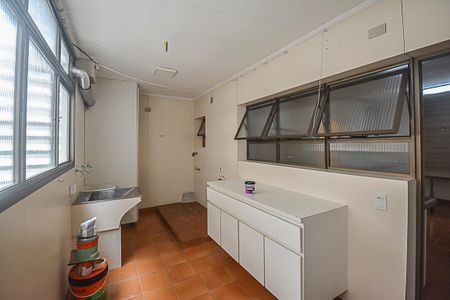 Apartamento para alugar com 260m², 3 quartos e 3 vagas Apartamento para alugar com 260m², 3 quartos e 3 vagasÁrea de Serviço