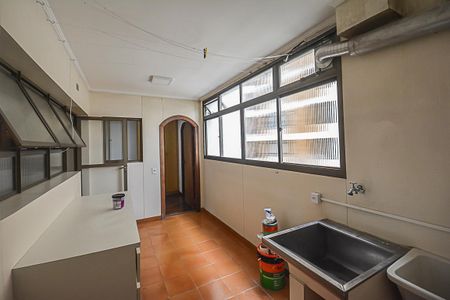 Apartamento para alugar com 260m², 3 quartos e 3 vagas Apartamento para alugar com 260m², 3 quartos e 3 vagasÁrea de Serviço