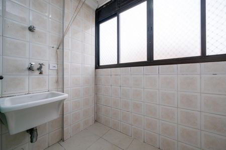 Apartamento à venda com 74m², 3 quartos e 2 vagas Apartamento à venda com 74m², 3 quartos e 2 vagasÁrea de Serviço