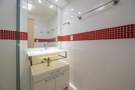 Apartamento à venda com 74m², 3 quartos e 2 vagas Apartamento à venda com 74m², 3 quartos e 2 vagasBanheiro