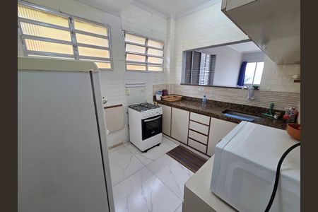 Cozinha de apartamento para alugar com 2 quartos, 72m² em Guilhermina, Praia Grande