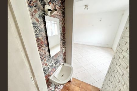 Studio para alugar com 40m², 1 quarto e sem vaga Studio para alugar com 40m², 1 quarto e sem vagaBanheiro