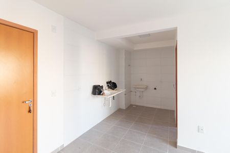 Apartamento para alugar com 42m², 2 quartos e sem vaga Apartamento para alugar com 42m², 2 quartos e sem vagaCozinha e área de serviço