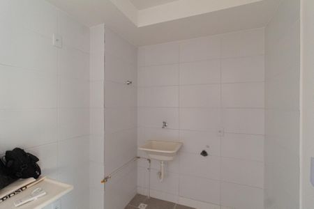Apartamento para alugar com 42m², 2 quartos e sem vaga Apartamento para alugar com 42m², 2 quartos e sem vagaCozinha e área de serviço