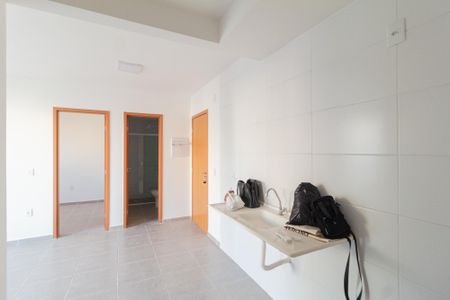 Apartamento para alugar com 42m², 2 quartos e sem vaga Apartamento para alugar com 42m², 2 quartos e sem vagaCozinha e área de serviço