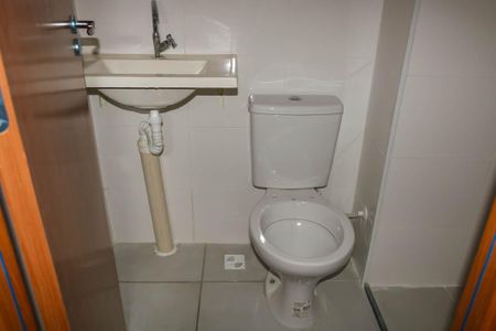 Apartamento para alugar com 49m², 2 quartos e sem vaga Apartamento para alugar com 49m², 2 quartos e sem vagaBanheiro