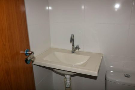 Apartamento para alugar com 49m², 2 quartos e sem vaga Apartamento para alugar com 49m², 2 quartos e sem vagaBanheiro