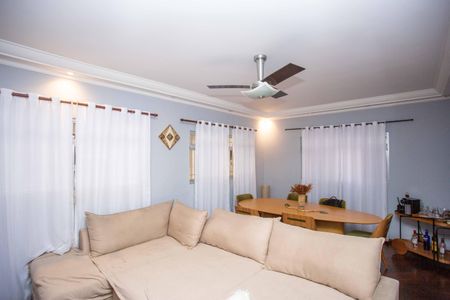 Sala de TV de casa à venda com 3 quartos, 145m² em Campanário, Diadema