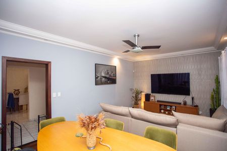 Casa à venda com 145m², 3 quartos e 3 vagasSala de TV