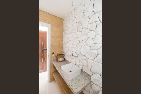 Casa de condomínio à venda com 157m², 3 quartos e 2 vagasLavabo