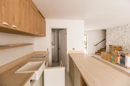 Casa de condomínio à venda com 157m², 3 quartos e 2 vagasCozinha