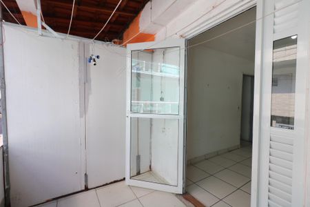 Casa para alugar com 75m², 2 quartos e sem vaga Casa para alugar com 75m², 2 quartos e sem vagaVaranda e Área de Serviço