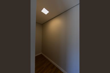 Casa de condomínio à venda com 179m², 3 quartos e 4 vagasCloset