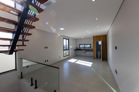 Sala de casa de condomínio à venda com 3 quartos, 179m² em Jardim Jurupari (fazendinha), Santana de Parnaíba