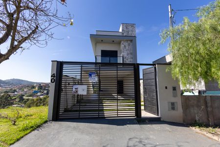Casa de condomínio à venda com 179m², 3 quartos e 4 vagasFachada 