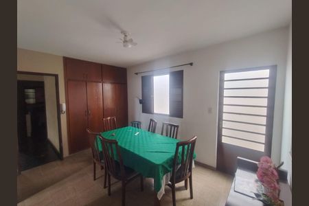Casa à venda com 220m², 4 quartos e 2 vagasFoto 08