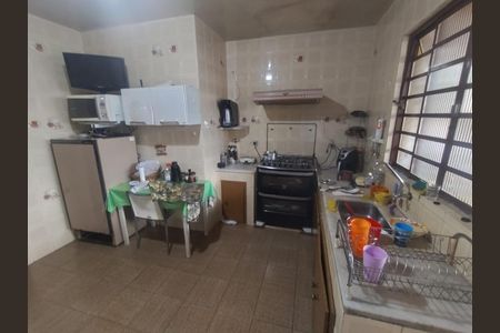 Casa à venda com 220m², 4 quartos e 2 vagasFoto 09