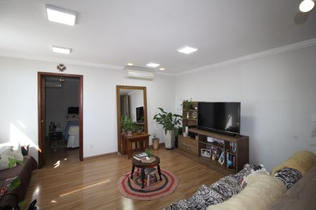 Casa à venda com 270m², 3 quartos e 4 vagasStudio