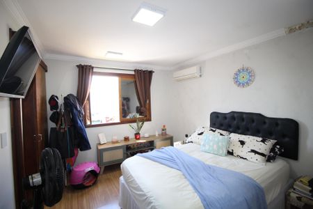 Casa à venda com 270m², 3 quartos e 4 vagasStudio