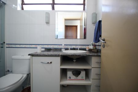 Casa à venda com 270m², 3 quartos e 4 vagasBanheiro