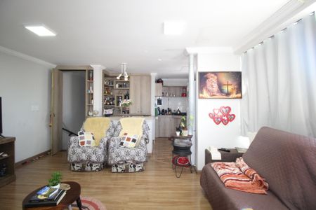 Casa à venda com 270m², 3 quartos e 4 vagasStudio