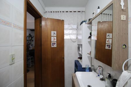 Casa à venda com 270m², 3 quartos e 4 vagasBanheiro 2