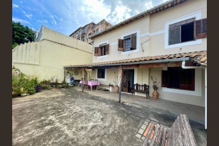 Casa para alugar com 201m², 6 quartos e 3 vagas