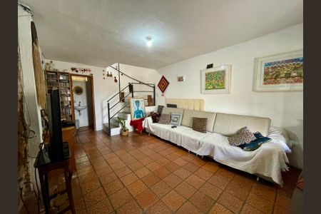 Casa para alugar com 6 quartos, 201m² em Colégio Batista, Belo Horizonte