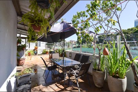 Apartamento à venda com 165m², 2 quartos e 2 vagasÁrea Cobertura