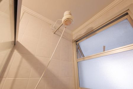 Apartamento para alugar com 65m², 2 quartos e 1 vaga Apartamento para alugar com 65m², 2 quartos e 1 vagaBanheiro Corredor