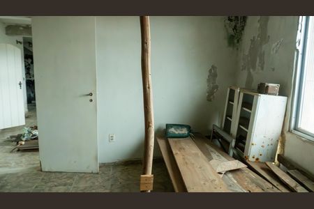 Casa à venda com 2 quartos, 100m² em Santo Cristo, Rio de Janeiro
