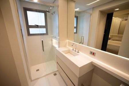 Apartamento à venda com 246m², 3 quartos e 3 vagasBanheiro da suíte