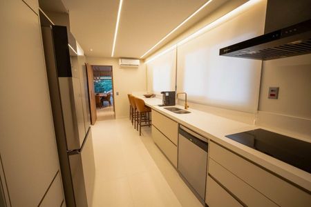 Apartamento à venda com 246m², 3 quartos e 3 vagasCozinha
