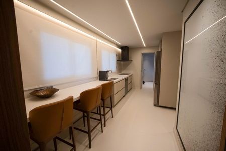Apartamento à venda com 246m², 3 quartos e 3 vagasCozinha