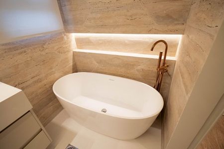Apartamento à venda com 246m², 3 quartos e 3 vagasBanheiro da suíte