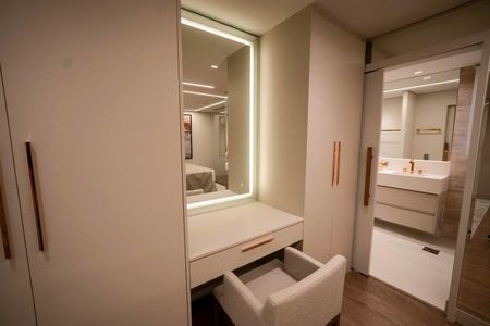 Apartamento à venda com 246m², 3 quartos e 3 vagasBanheiro da suíte