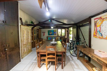 Casa para alugar com 300m², 5 quartos e 4 vagasÁrea gourmet