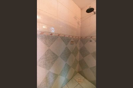 Casa para alugar com 300m², 5 quartos e 4 vagasBanheiro 1