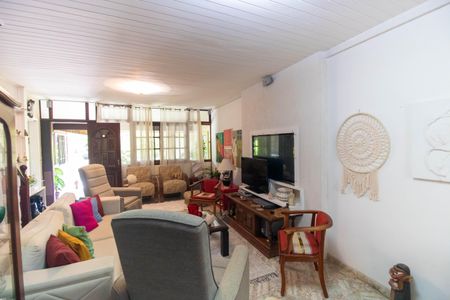 Casa para alugar com 300m², 5 quartos e 4 vagasSala