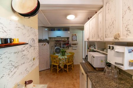 Casa para alugar com 300m², 5 quartos e 4 vagasCozinha