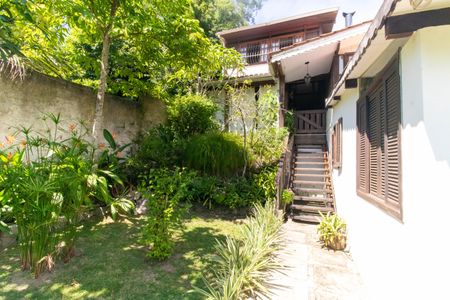 Casa para alugar com 300m², 5 quartos e 4 vagasÁrea externa